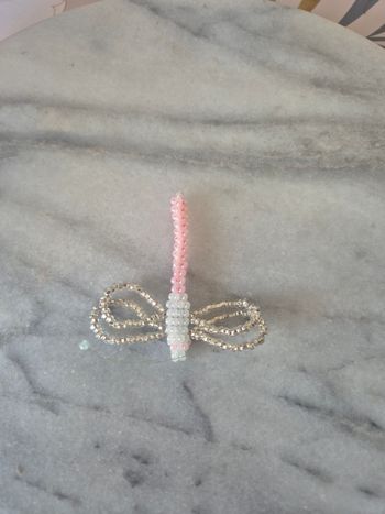 Libellule en perles