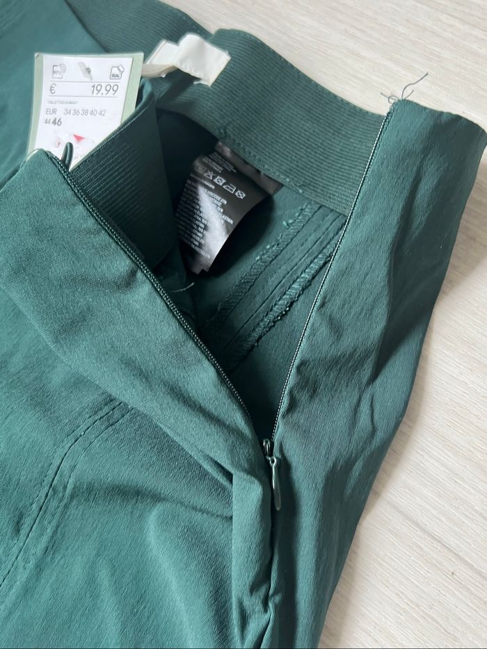 Pantalon élastique ourlet fendu vert H&M - photo numéro 3