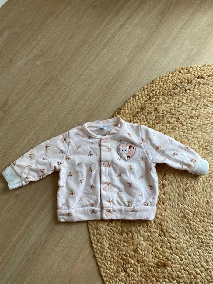 Veste sweat fleurie