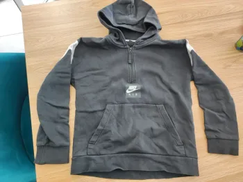 Pull Nike a capuche 10-12 ans