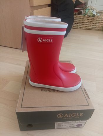 Bottes aigle rouge neuve taille 25