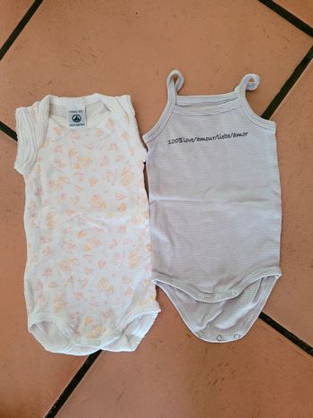 Lot 2 bodies bretelles bon état 3 mois