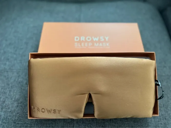 Masque de sommeil en soie Drowsy « Tuscan Kiss » - photo numéro 4