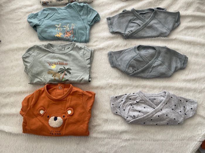 Lots pyjamas + bodys 3 mois - photo numéro 3