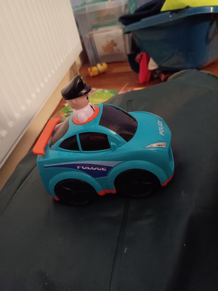 Voiture de police - photo numéro 2