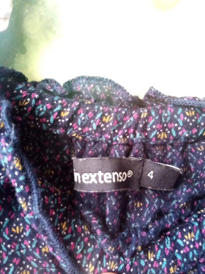 Blouse / t-shirt fleurs - photo numéro 2