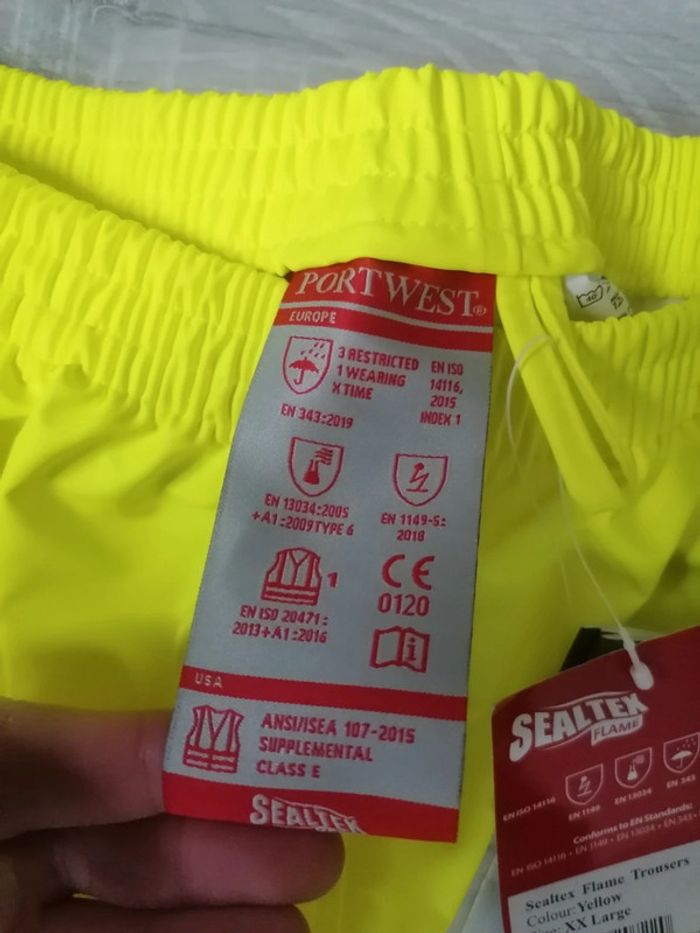 Pantalon de pluie jaune. Marque Portwest - photo numéro 5