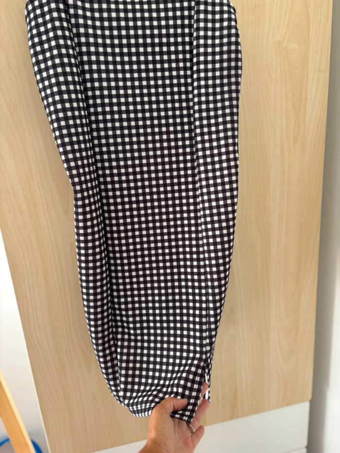 Jolie robe à carreaux noir et blanc - photo numéro 2