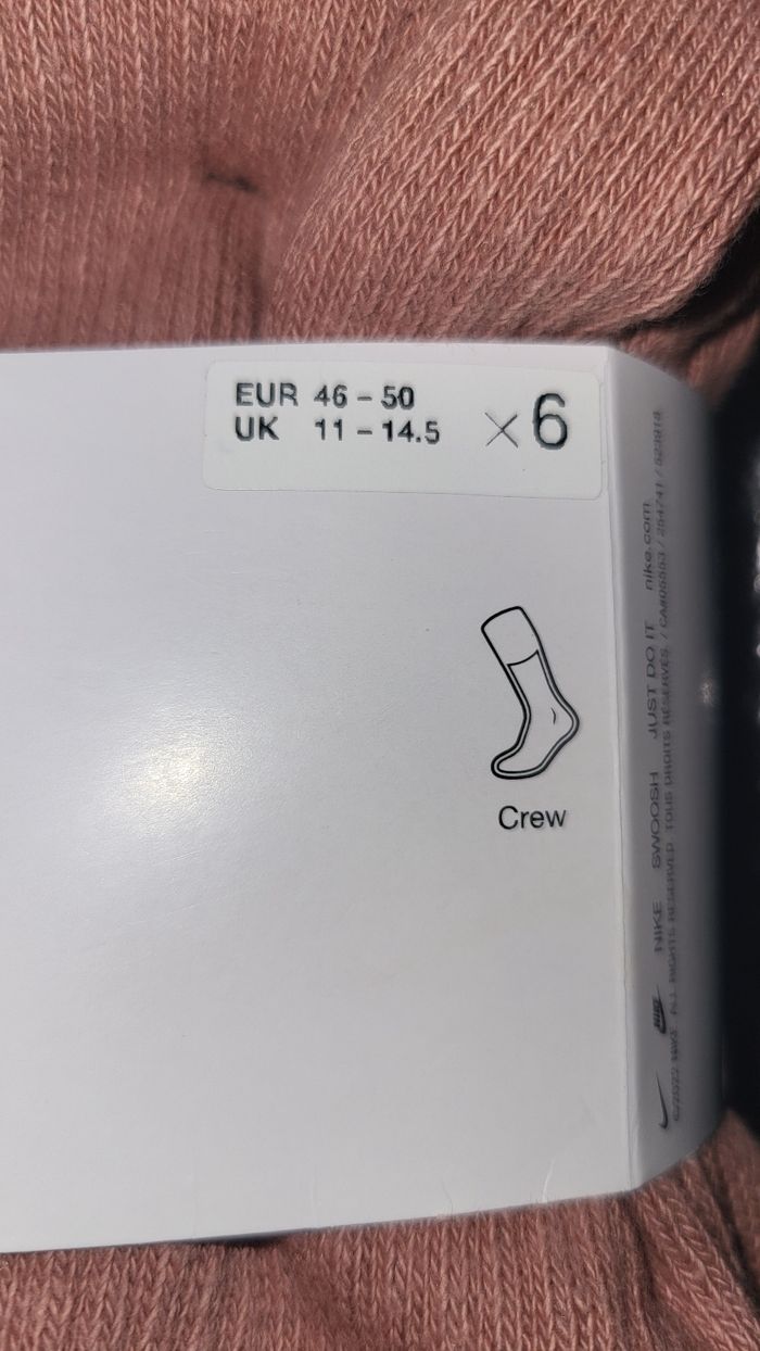 Lot de 6 paires de chaussettes Nike
neuf taille 46-50 ( la couleur ne
convient pas à mon fils😥) voir les couleurs - photo numéro 8