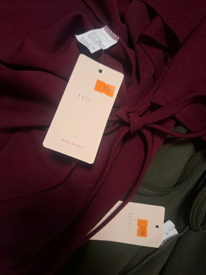 Lot de 2 cardigans neufs kaki et bordeaux
Taille unique
Neuf - photo numéro 8