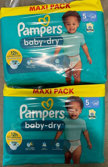 Lot de 2 cartons de couches Pampers Baby Dry taille 5 180 couches