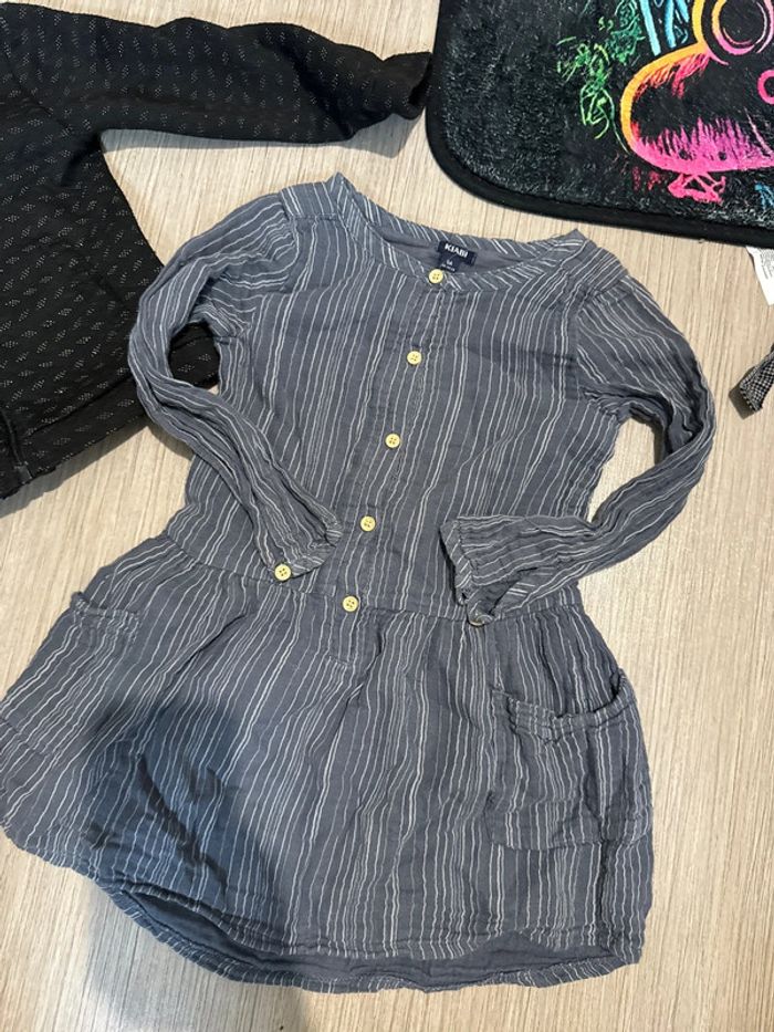 Ensemble robe gilet 5 ans très bon état - photo numéro 2