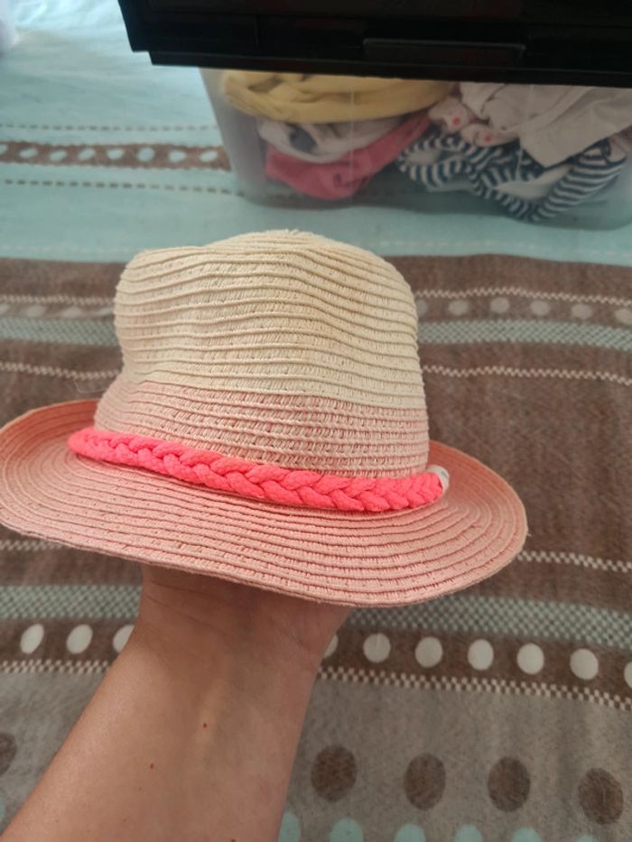 Lot chapeau