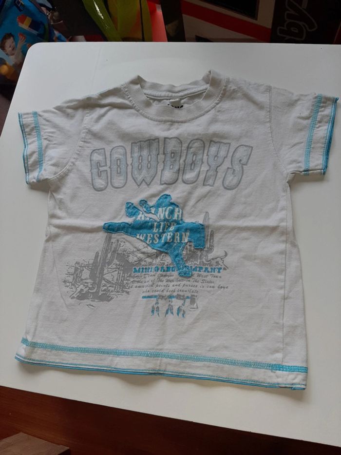 T-shirt manches courtes taille 26 mois