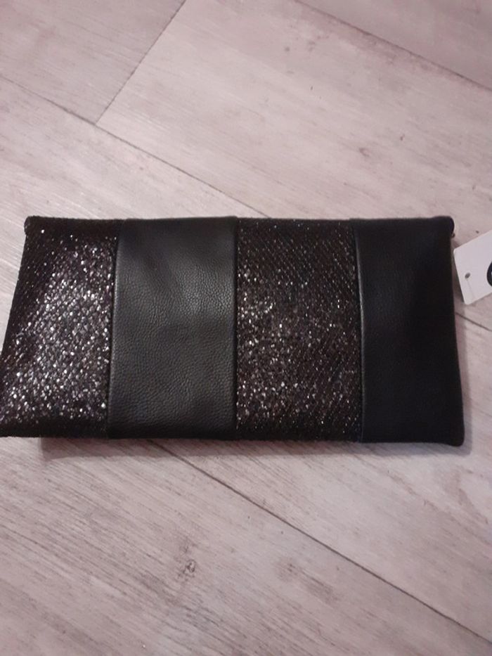 Pochette noire - photo numéro 2