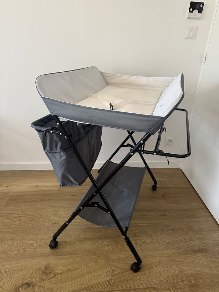 Table à langer pliable