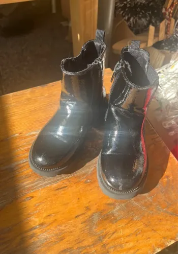 Bottines vernies kiabi taille 24
