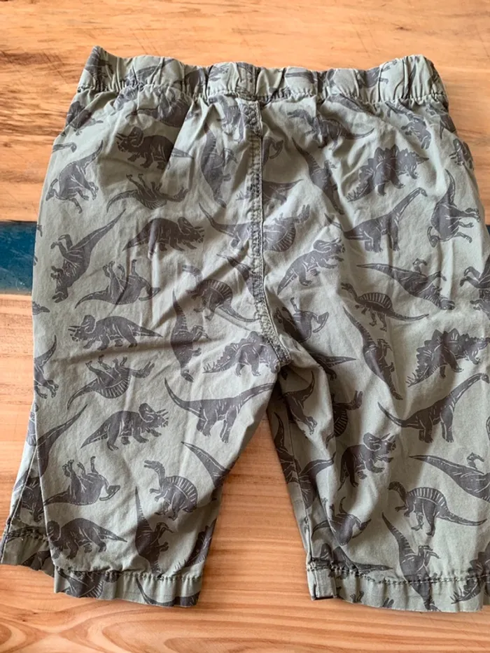 Short bermuda dinosaure h&m taille 8 ans - photo numéro 5