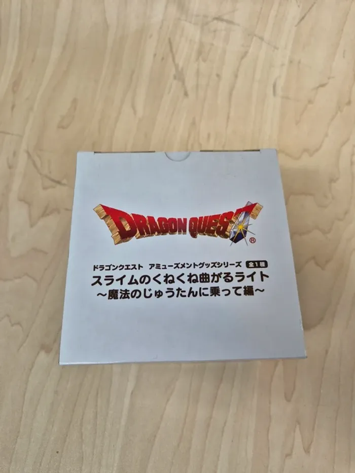 Figurine lumineuse Dragon Quest Slime tapis volant - photo numéro 2