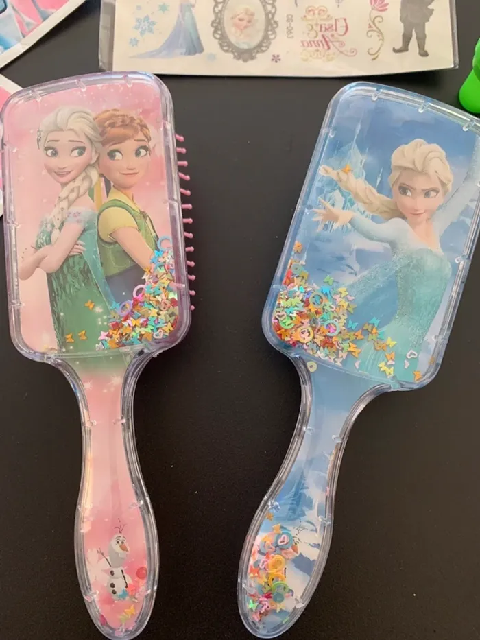 Lot anniversaire reine des neiges avec 2 brosses - photo numéro 2