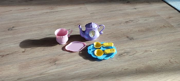 Dinette, accessoires de poupée.. - photo numéro 3