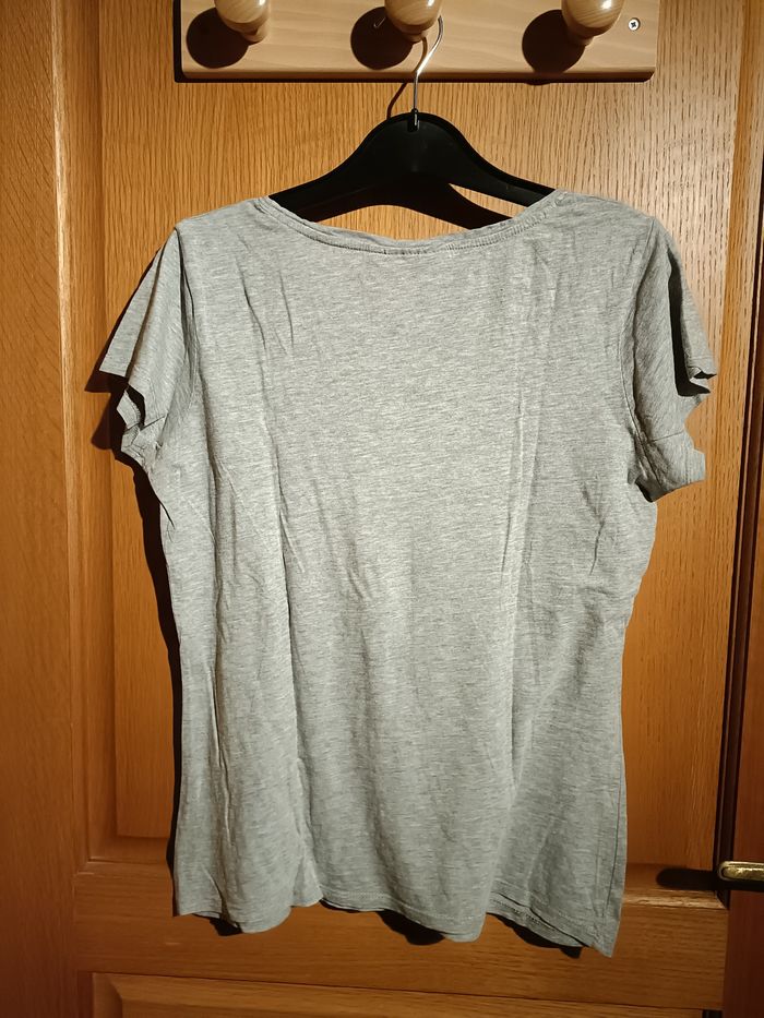 Tee-shirt gris - photo numéro 3