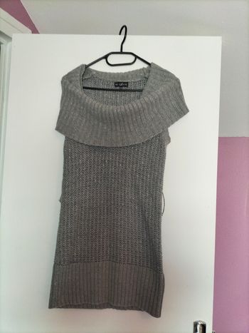 Robe grise col roulé taille 38/40 sans manches