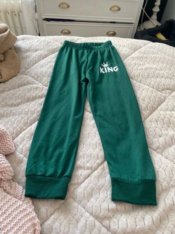 Pantalon convient pour à peu près huit ans