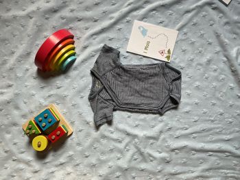 body manches courtes rayé marine et blanc ouverture devant kiabi 1 mois