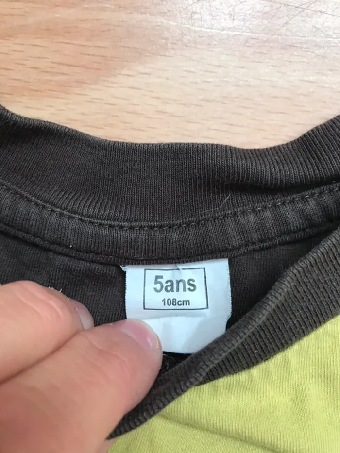 Tee-shirts 5 ans - photo numéro 2