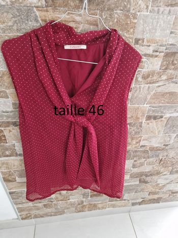 1 chemise haut  manche courte rouge avec petits points blanc doublé a  taille 46 marque camaieu