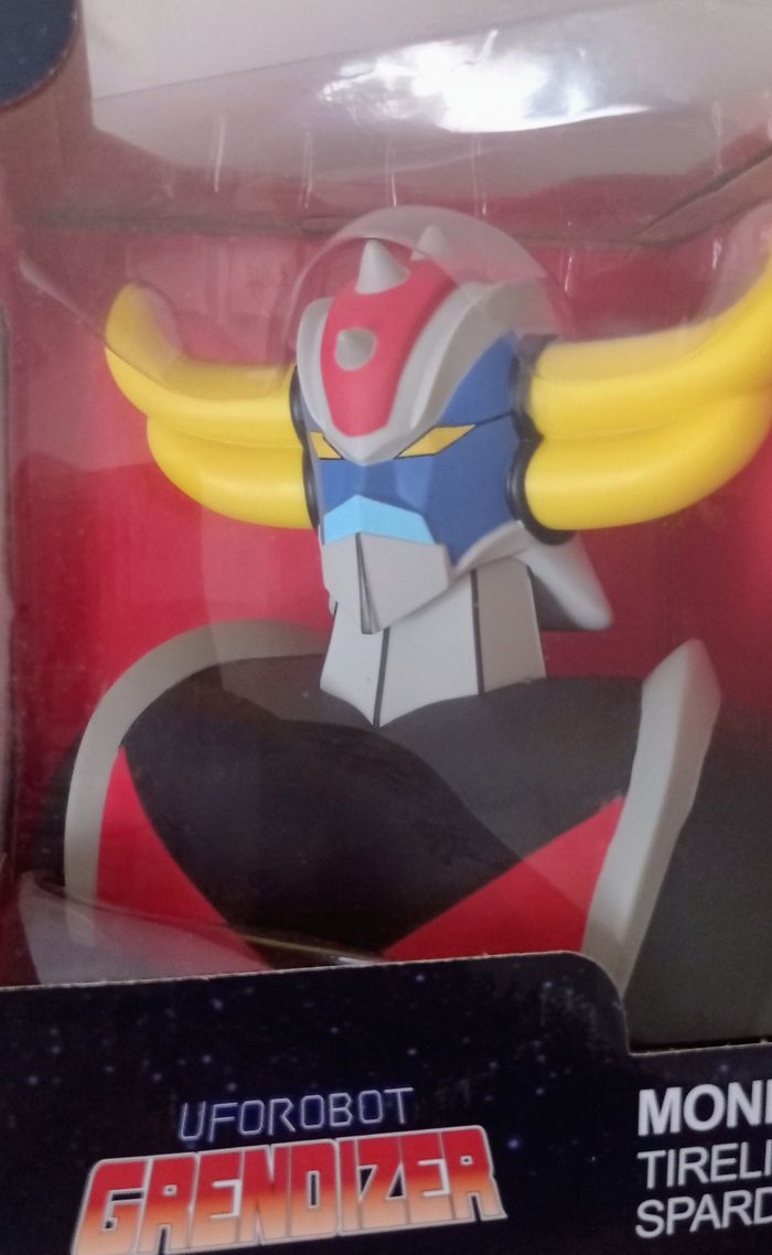 😍idéal Cadeau buste tirelire Goldorak neuf en boite - photo numéro 3