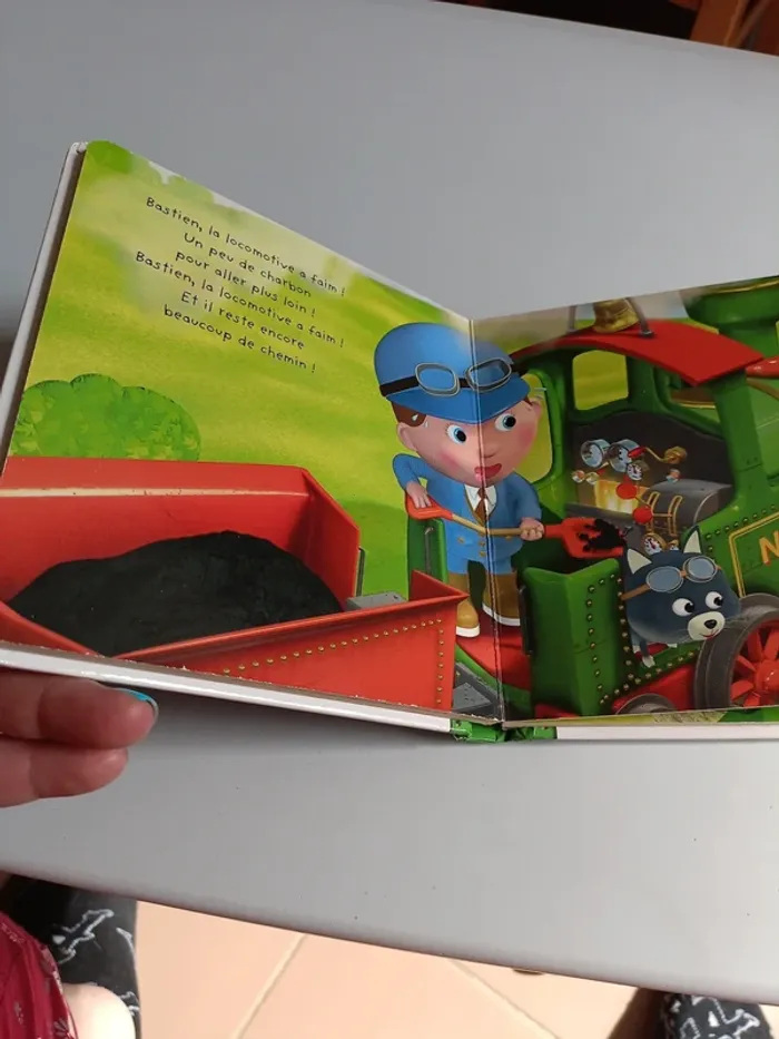 Livre p'tit garçon le train de Bastien - photo numéro 4