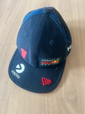 Magnifique casquette oracle Racing redbull enfant
