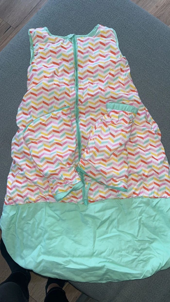 Gigoteuse à manches amovibles