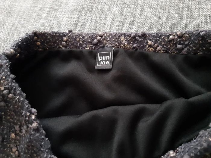 Mini-jupe droite crayon noire et dorée /marque Pimkie / taille XS - photo numéro 2