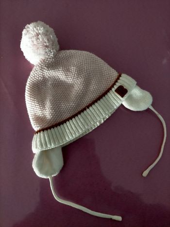 Bonnet jusqu'à 9 mois environ