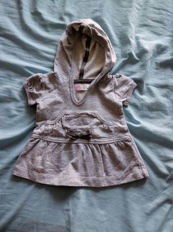 Sweat à capuche taille 3 mois