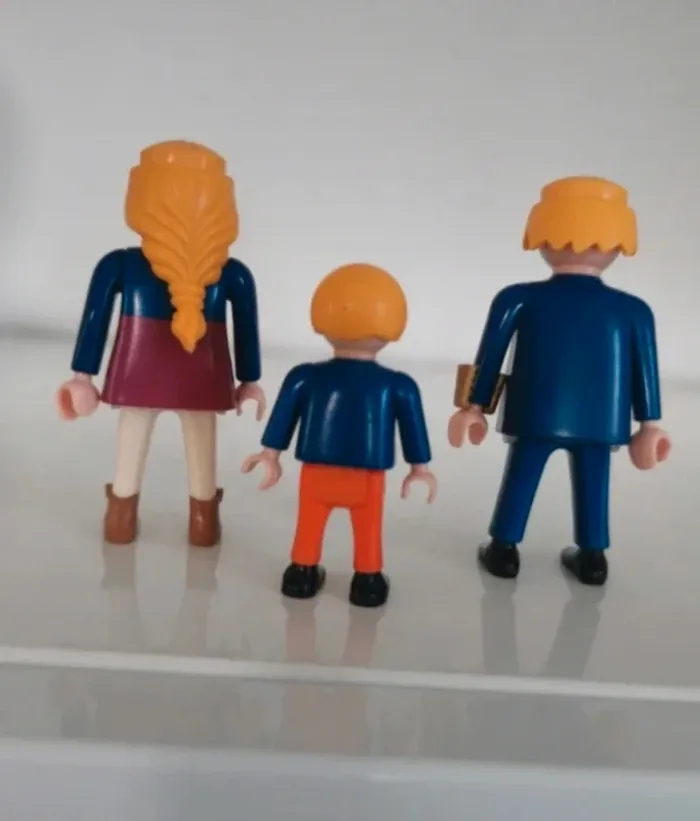 Playmobil lot famille maman papa et un enfant - photo numéro 2