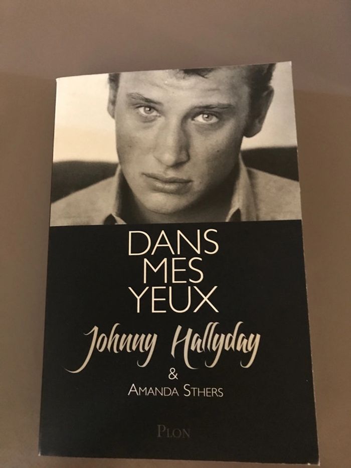 Livre Dans mes yeux (Johnny Hallyday )
