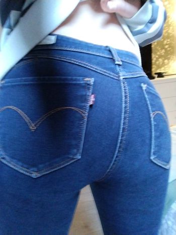 Jeans levis / demi curve taille 28