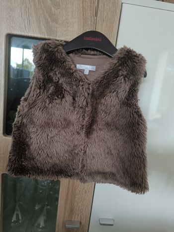 Fourrure sans manches 18mois