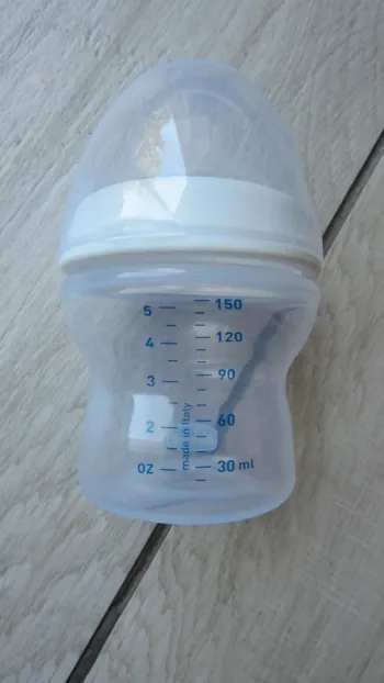 Biberon neuf avec tétine Chicco 150 ML