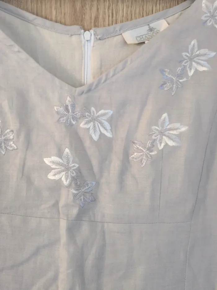 Robe d'été légère avec broderies florales Taille 1 - photo numéro 2