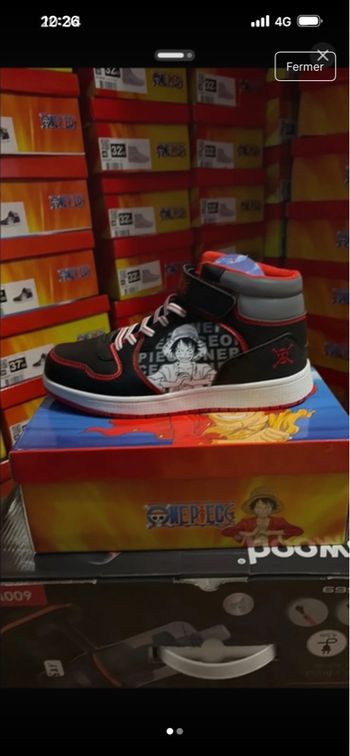 Chaussures ONE PIECE NEUVE DANS LA BOÎTES TAILLE 37/38/39