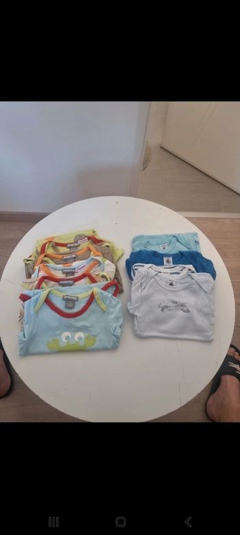 9 boddies manches courtes