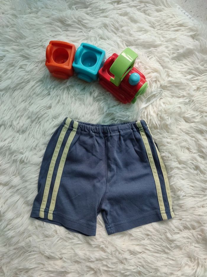 Short 6 mois