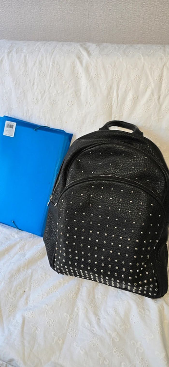 Sac à Dos ou cartable   très  bonne Etat - photo numéro 10