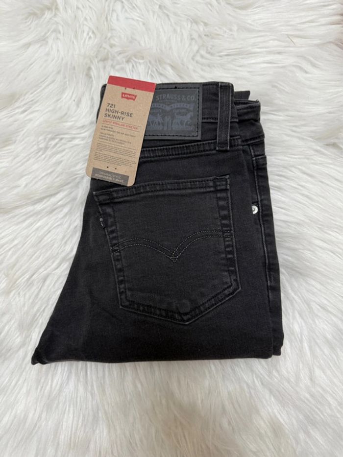 Jean Levi’s 721 High-Rise Skinny – Taille 26/32 – noir – Neuf avec étiquette - photo numéro 19