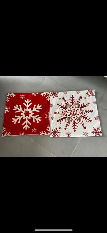 Lot de 2 housses de coussin de Noël  neuves